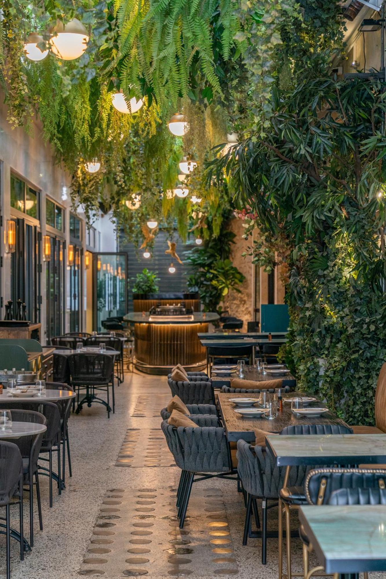 Gatsby Athens Hotel Eksteriør billede The interior of the restaurant